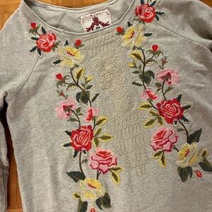 Johnny Was Grey Floral Pullover Sweatshirt